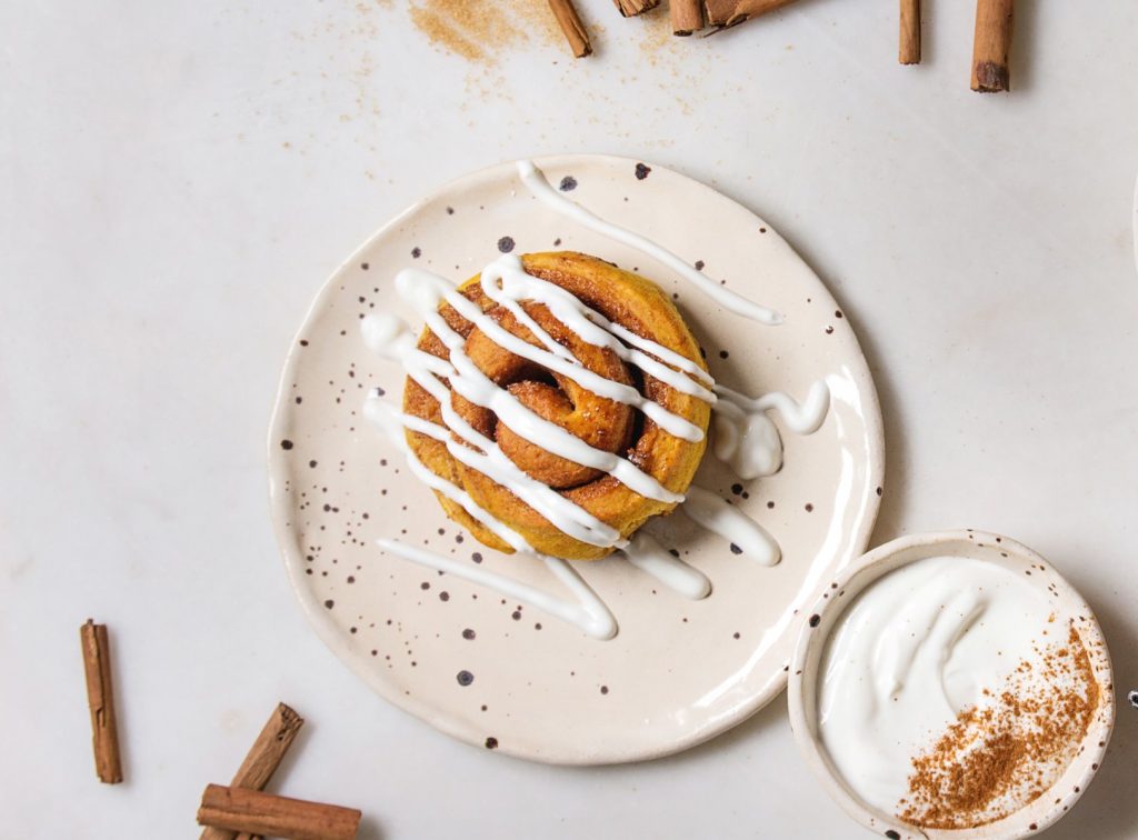 Vegan pompoenkaneelbroodjes